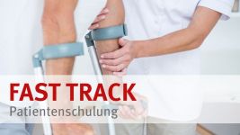Bild Fast Track Patientenschulung Ärztin stützt Patienten