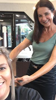 Bild Patientin bei der Arbeit nach der OP